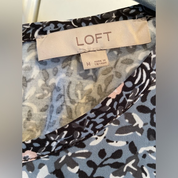 Loft floral bell-sleeved blouse. - Picture 5 of 8